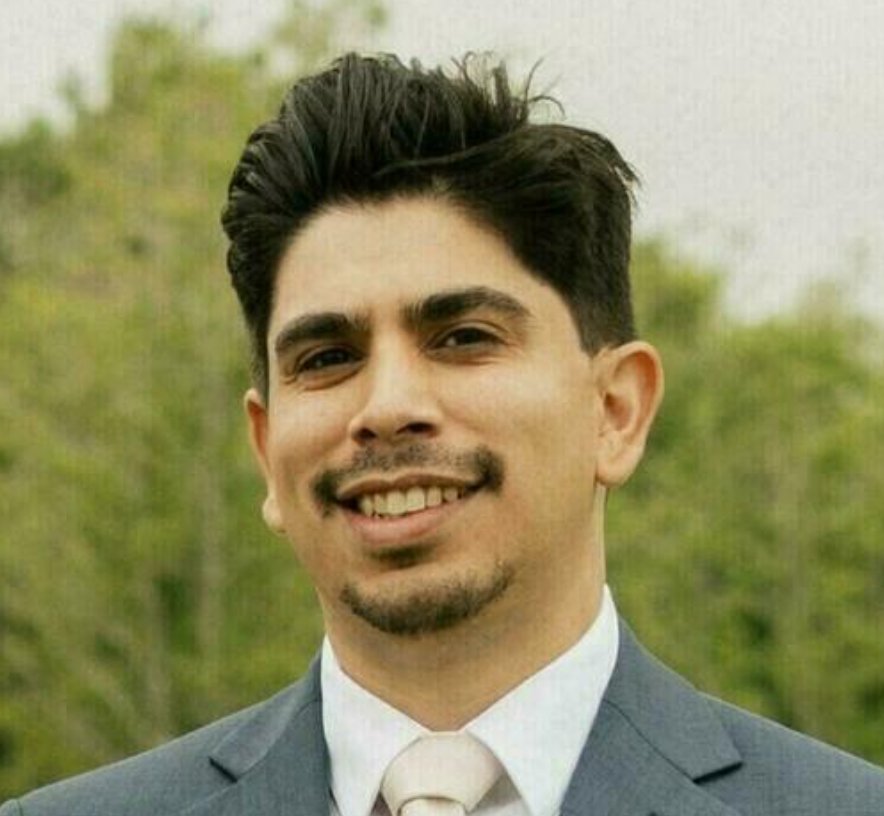 Dr. Daniel Montañez